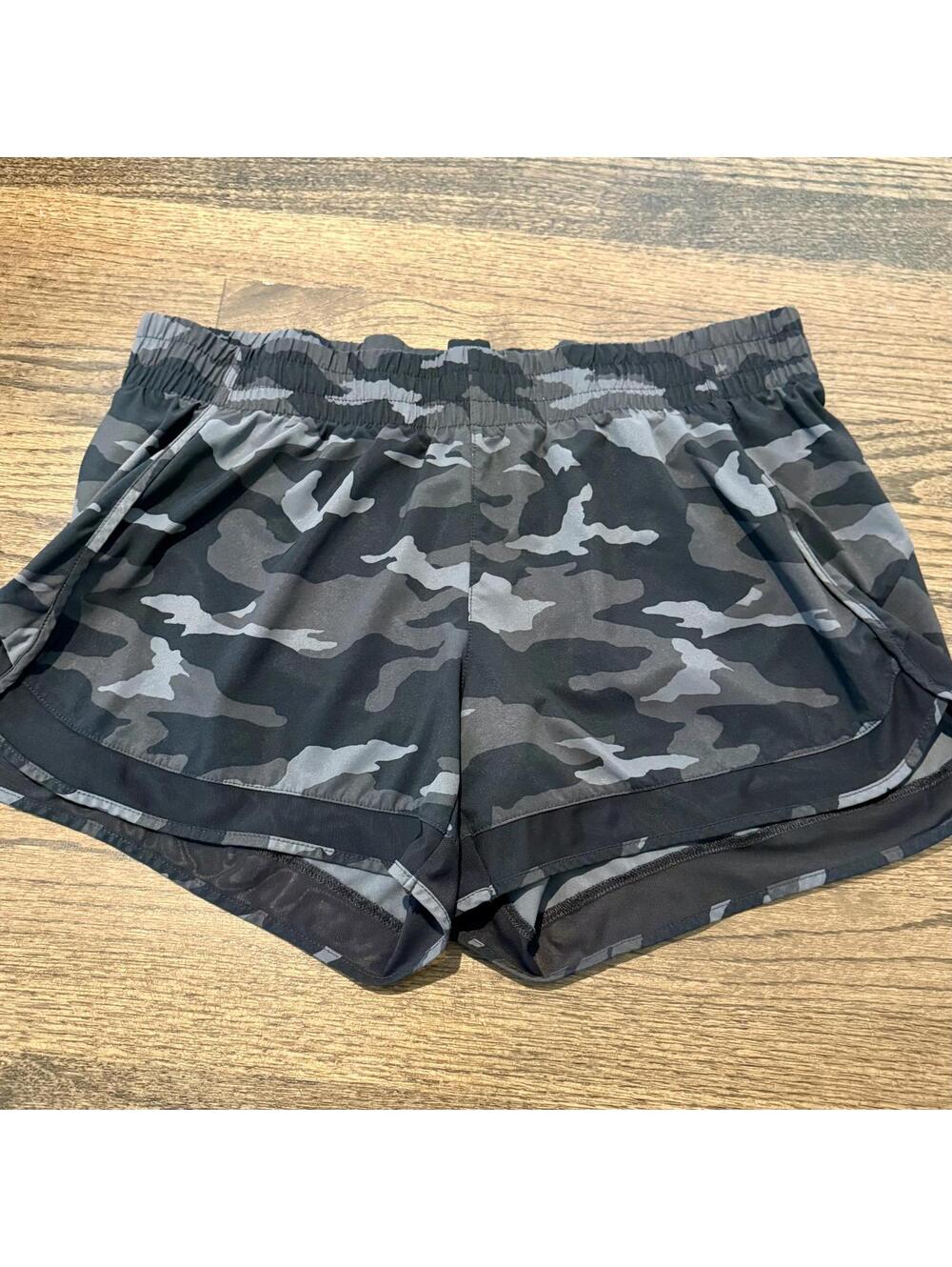 ATHLETA Printed Mesh Racer Run Mid Rise 4" Shorts